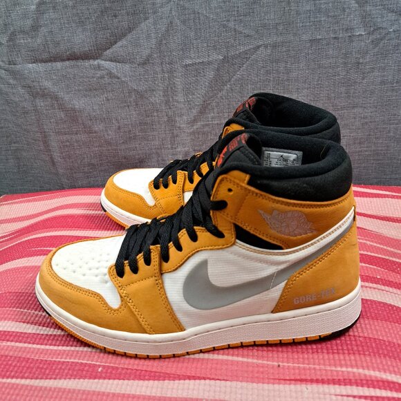 Size 10 Nike Air Jordan 1 Element Gore-Tex Men Light Curry Gold Sail DB2889-700 - Picture 1 of 14